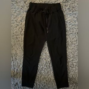 Lululemon size 0 black joggers